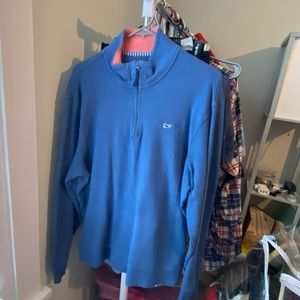 Vineyard vine men’s large pull over